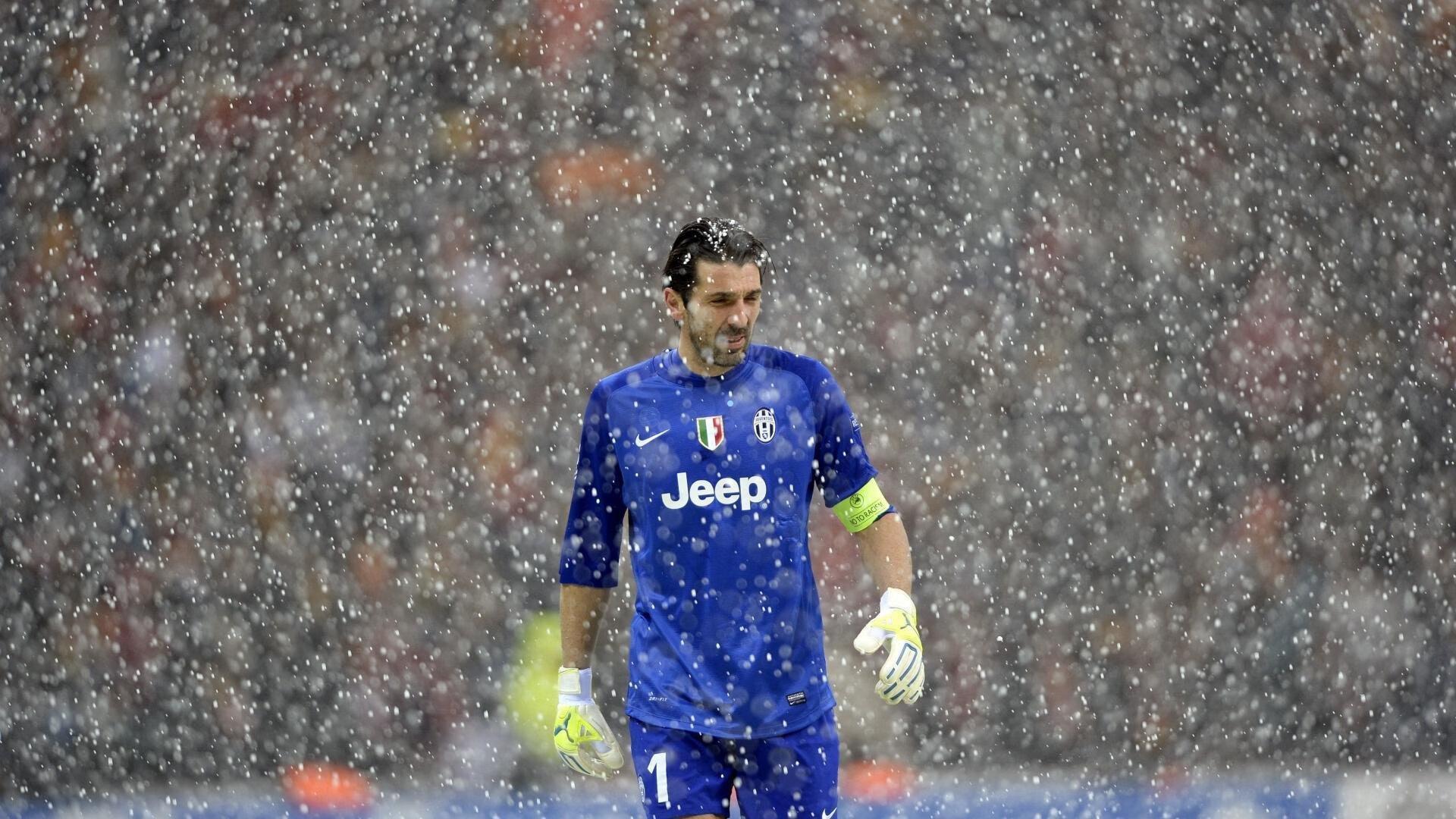  J9九游会平台：邮报：曼联24/25财年亏损约1亿镑，总债务超10亿镑