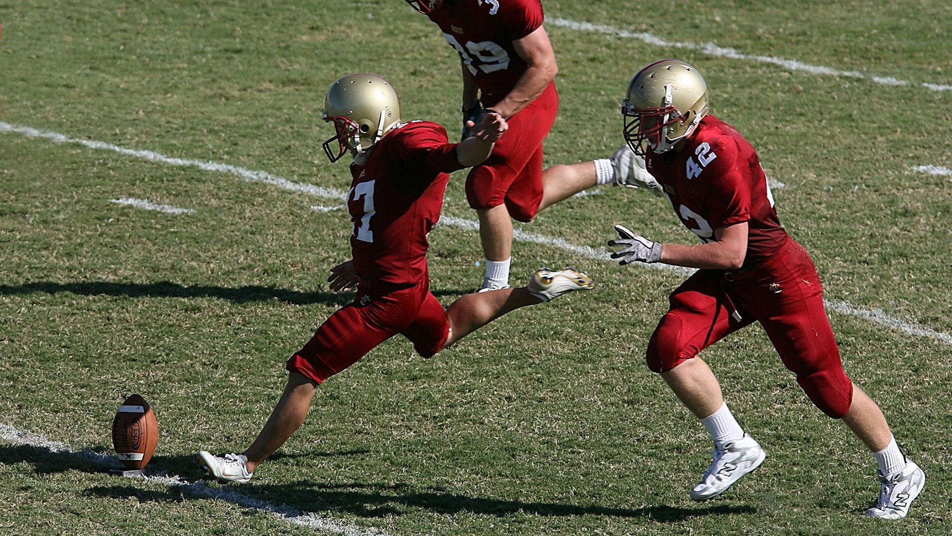  九游会官网：国足世预赛失利引发市场震荡，足球概念股盘初集体下挫