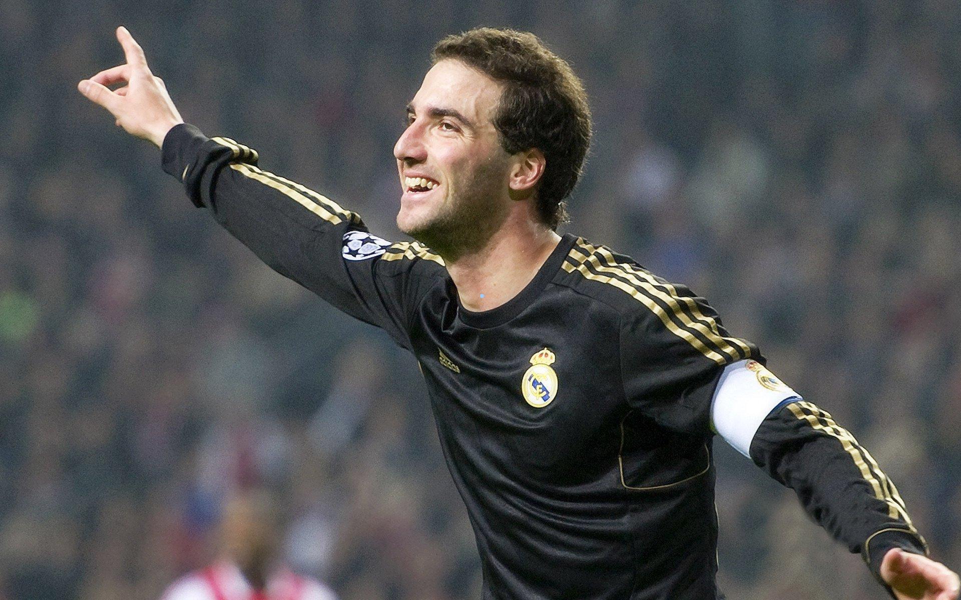  J9九游会平台：申花赛后谢场现温情一幕，河南球迷高呼申花是冠军引爆社交媒体